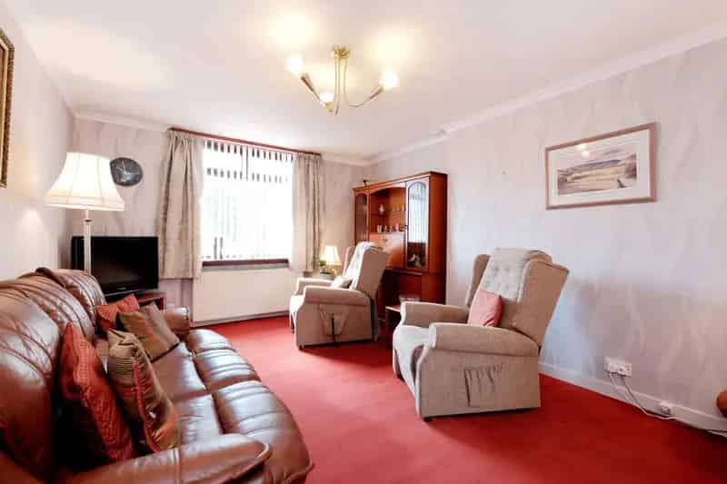 Spacious 2-Bedroom Ground Floor Flat in Peterculter