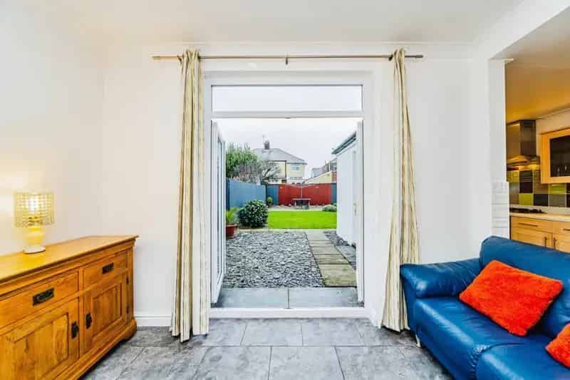 4 Bed House with Loft Conversion and Garage