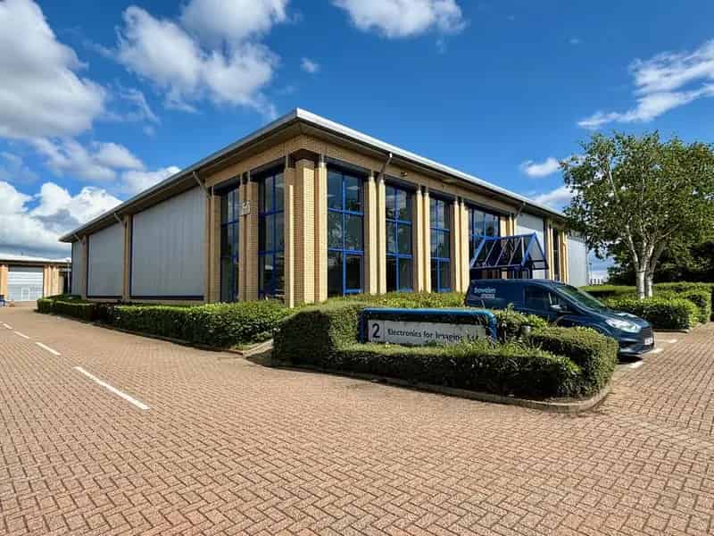 Refurbished Warehouse Unit Bedford 15 Parking Spaces Three-Phase Power