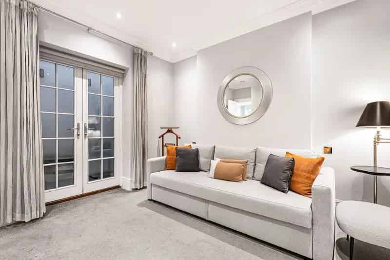 Belgravia Apartment Ebury Street Garden Recently Renovated