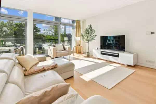 Luxury River Thames View Apartment Montevetro London