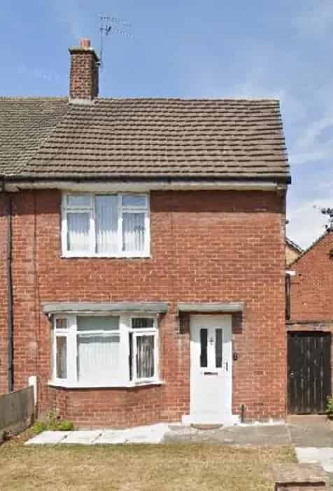 2 Bed House Allerton Springwood Upstairs Shower Furnished