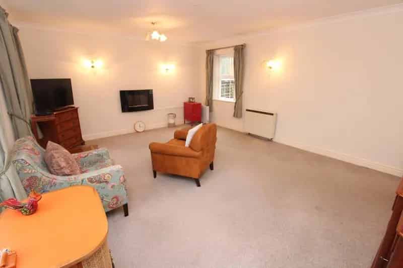 Two Bedroom Ground Floor Apartment Alderley Edge Over 60s