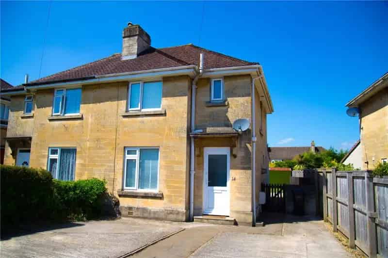 3 bedroom semi-detached house