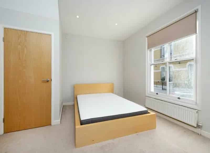 3 Bedroom Period Home with Large Garden and Share of Freehold