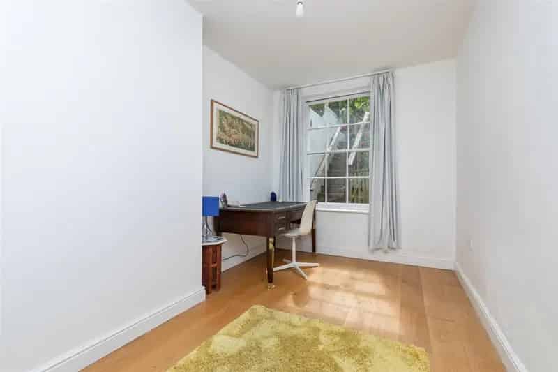 2 Bedroom Apartment House to Rent