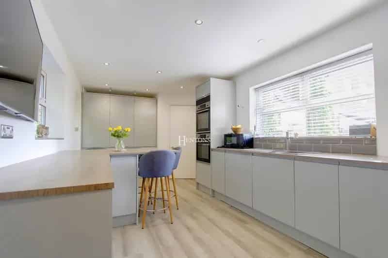 4 Bedroom Detached House for Sale Pontprennau