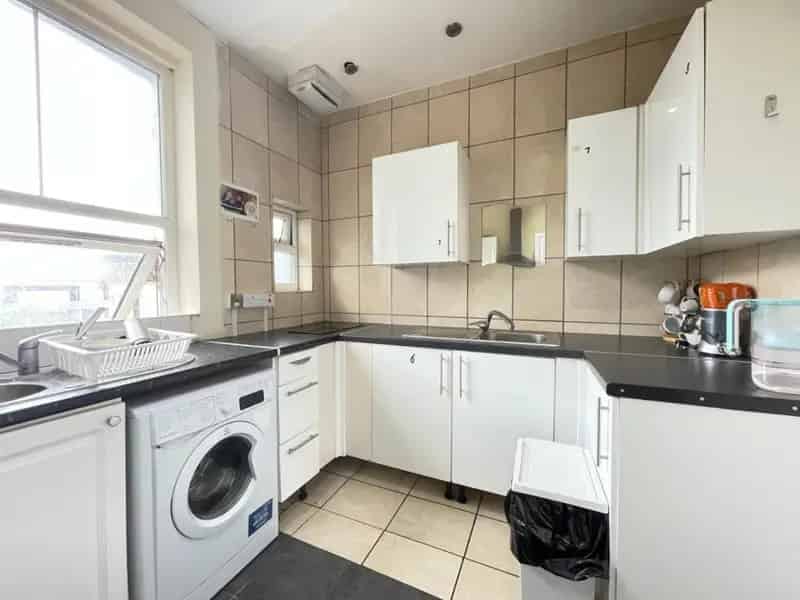 6 Bedroom House to Let Camden