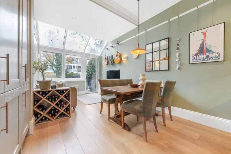 2 Bedroom Flat House to Rent in Brixton