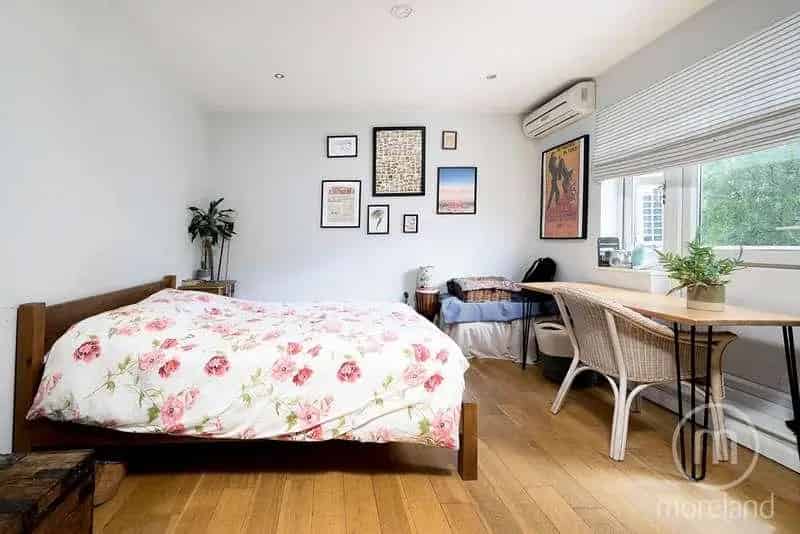 4 Bedroom House for Sale in NW11