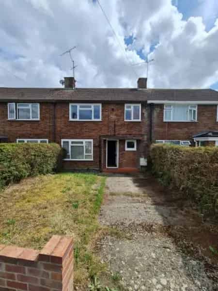 3 Bedroom Terraced House Near Baker Street