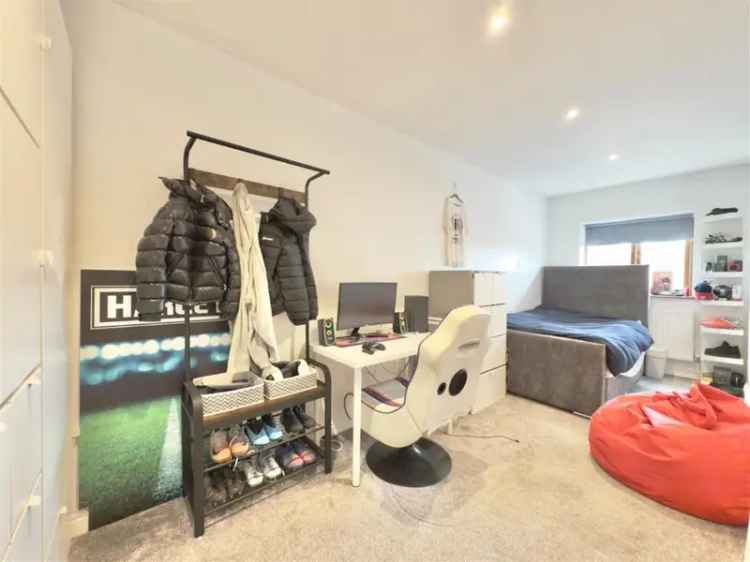 4 Bed Semi-Detached House For Sale