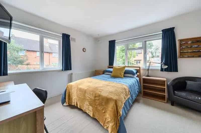 3 Bed Semi-Detached House For Sale