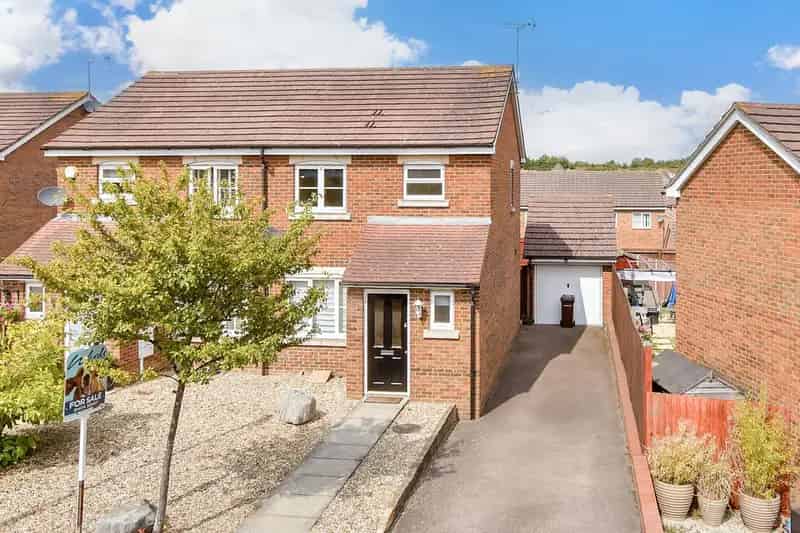 3 bedroom semi-detached house for sale