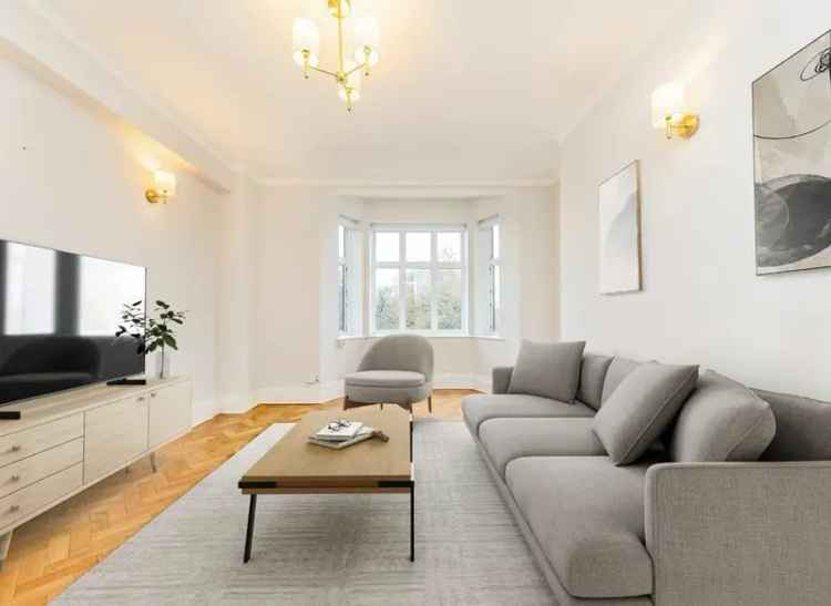 Flat For Sale in Haven Green, London, England