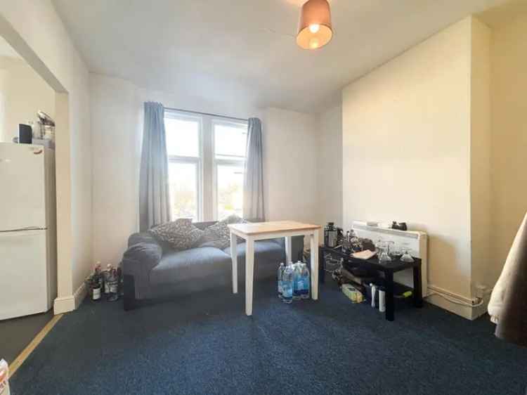 2 Bedroom Student Apartment Near Gloucester Road