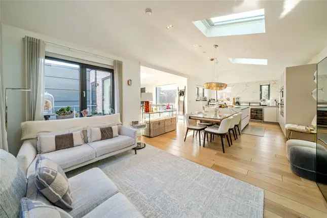 5 6 Bedroom Detached House for Sale in London N10