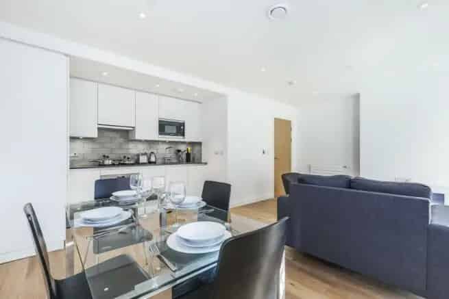 1 Bedroom Flat for Sale High Spec Apartment West Facing Balcony
