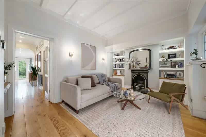 Apartment for sale with 4 bedrooms, St Gabriel's Road, London