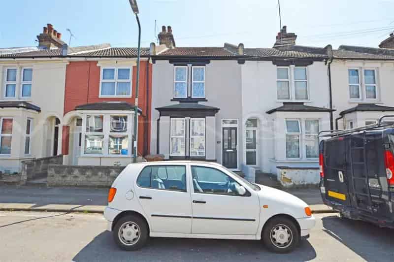 3 Bedroom House To Rent 893 SQ FT
