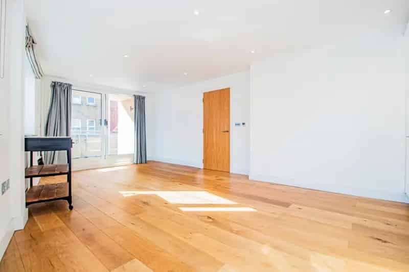 2 bedroom Flat
 To Let