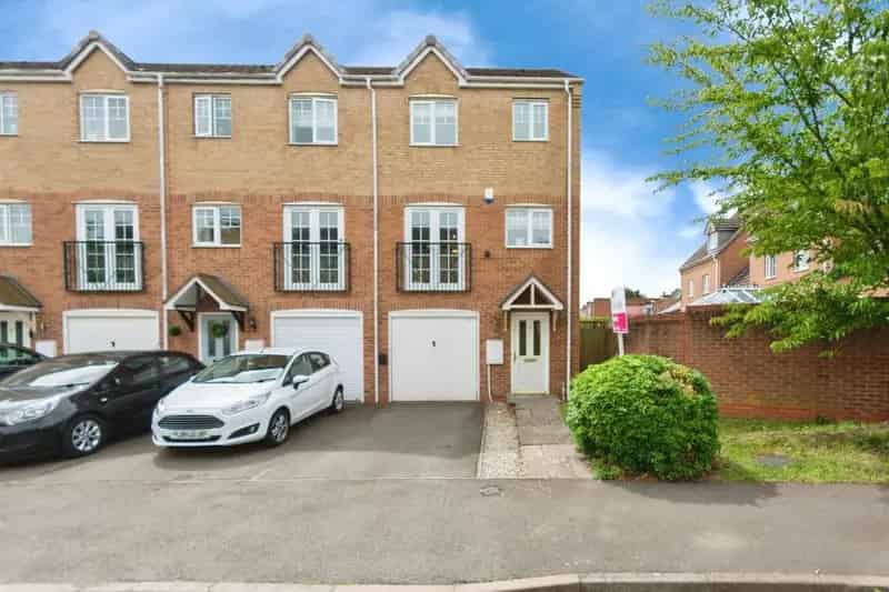 3 Bedroom Townhouse for Sale in Yardley Wood