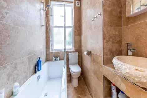1 Bedroom Flat 67m² London - Modern, Cosy, Central Location