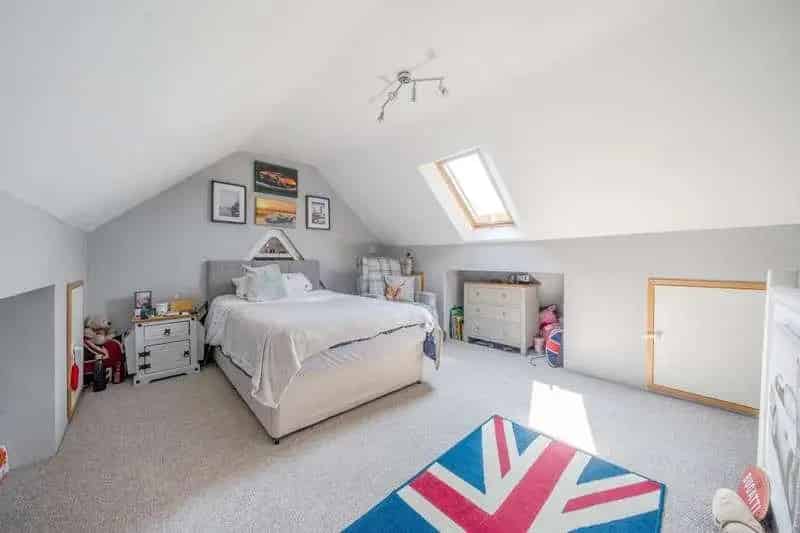 3 Bed House for Sale Cotswold Village