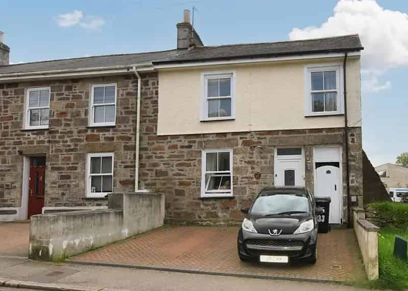 4 Bedroom End Terrace House for Sale