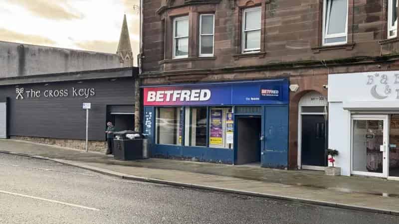 Wishaw Town Centre Retail Unit 1335 sq ft Rates Free