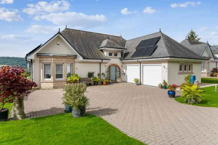 Modern Family Home in Kings Point with Loch Views