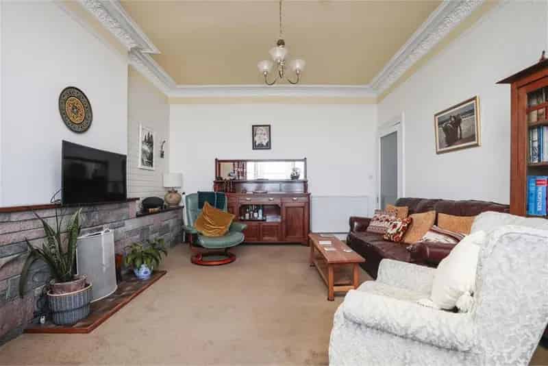 4 Bed House Terraced with 4 Reception Rooms Sea Views