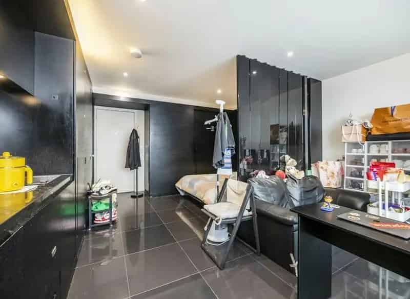 Pan Peninsula Studio Apartment with Dock Views