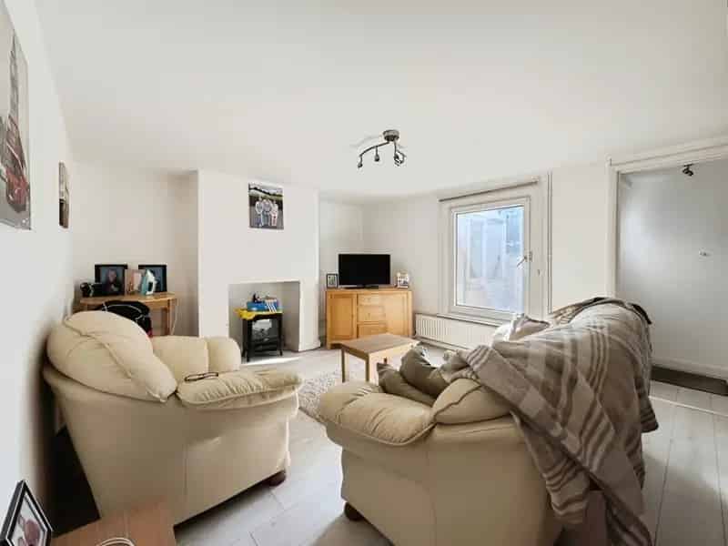 2 Bedroom House Ashford - Near Town Centre and Station
