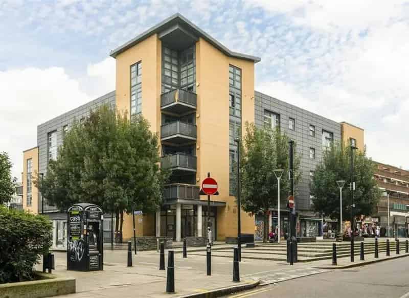 2 Bed Apartment near Shadwell DLR Station