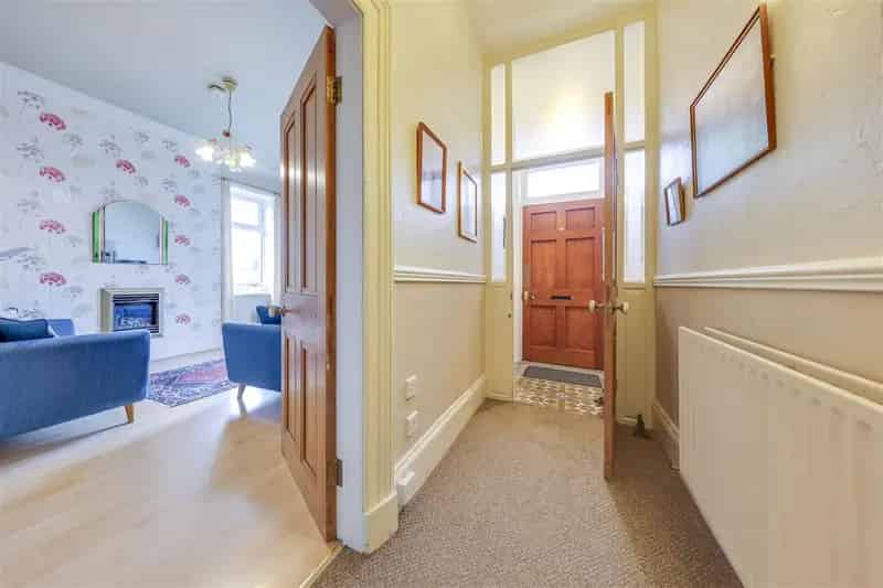 3 Bed End Terrace House Rawtenstall  Attic Studio Garage Parking Gardens