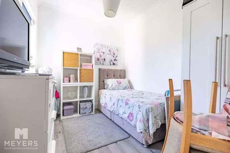 2 Bed Flat for Sale in Bournemouth Near Town Centre