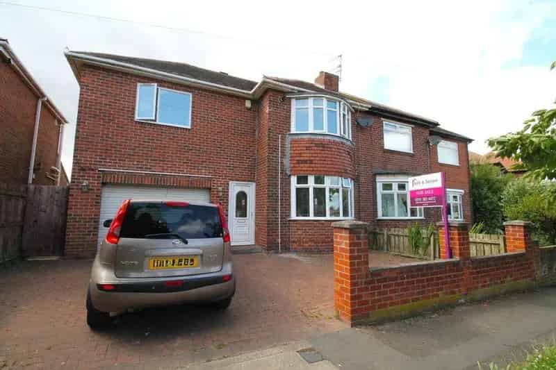 3 bed house for sale
