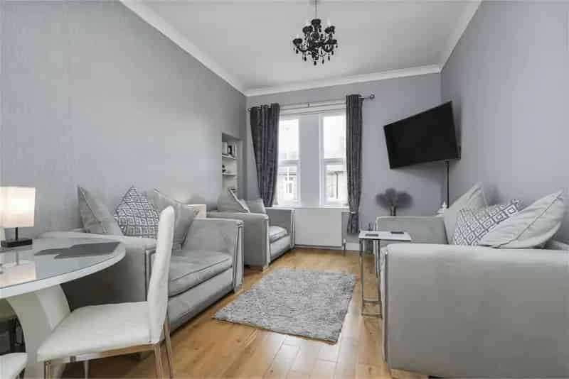 1 Bed Cottage with 1 Reception Room