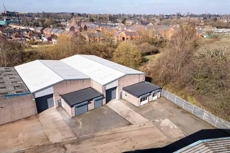 Refurbished Office Units with WC Facilities and Roller Shutter Doors