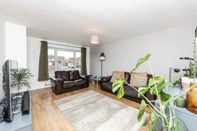 3 Bed Semi Detached House Sandy Rise