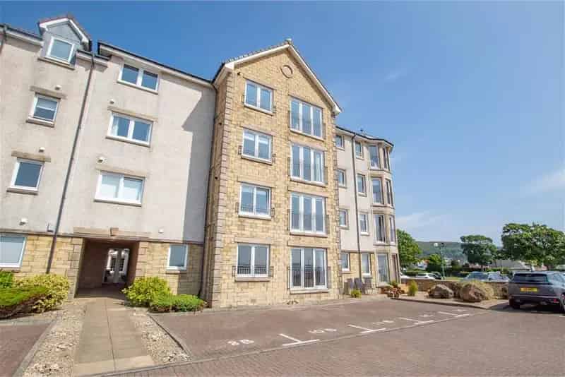 1 Bed Flat Largs Ground Floor Apartment with Sea Views