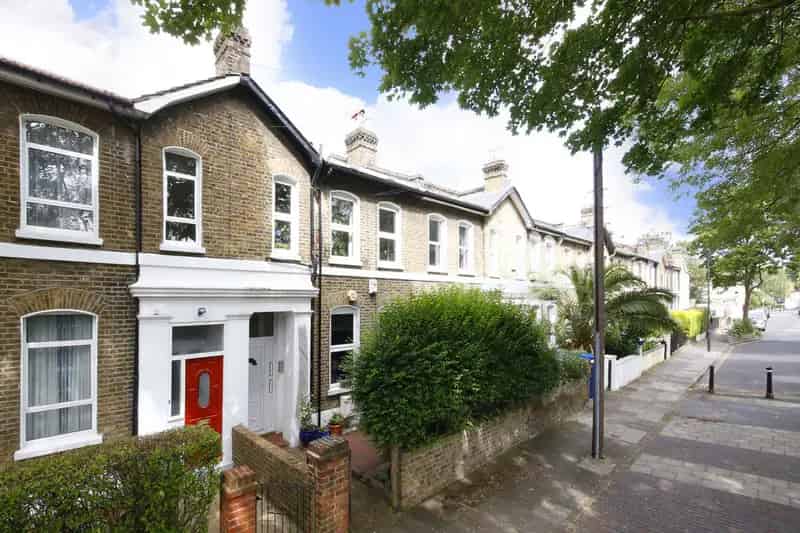 1 Bedroom Apartment House to Rent