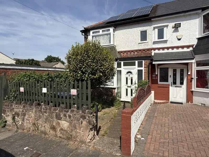 3 bedroom end of terrace house for sale