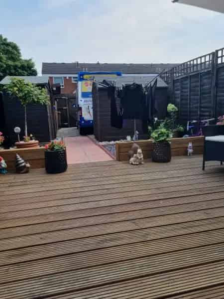 3 Bed House Large Gardens Modern Kitchen Close to Amenities