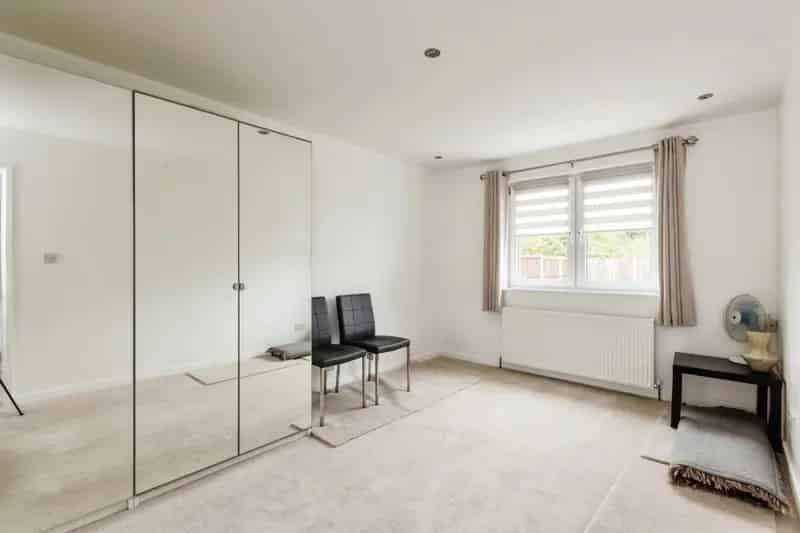 3 Bed Dorma Bungalow with Garage and Garden NG8