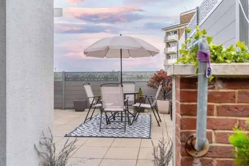 2 Bed Flat for Sale Stunning Roof Terrace Panoramic Views