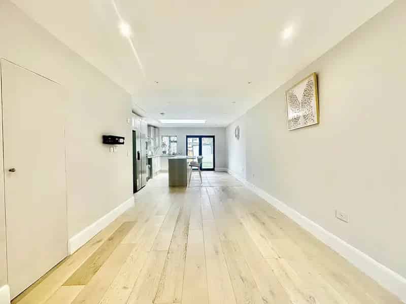 3 Bedroom End of Terrace House to Rent