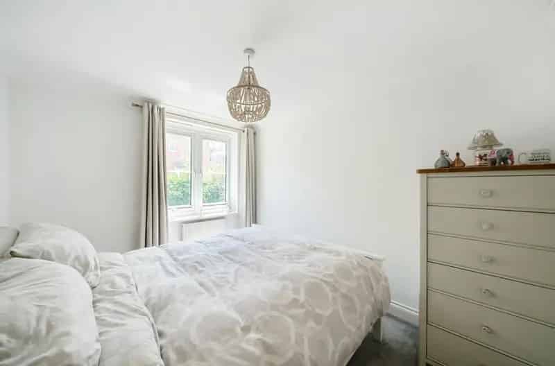 2 Bed Ground Floor Flat for Sale - No Onward Chain