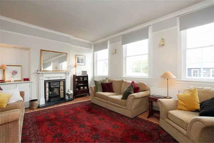 5 Bed House - Townhouse with 2 Reception Rooms